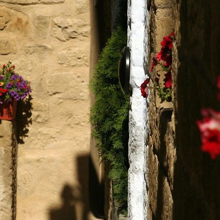 Posada De Uncastillo Esterno foto